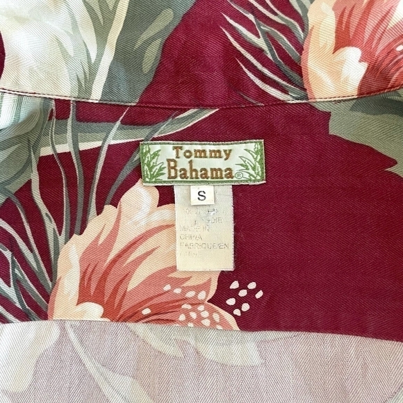 TOMMY BAHAMA Cotton Floral Print Short Sleeve Men’s Hawaiin Beach Shirt - Picture 7 of 7